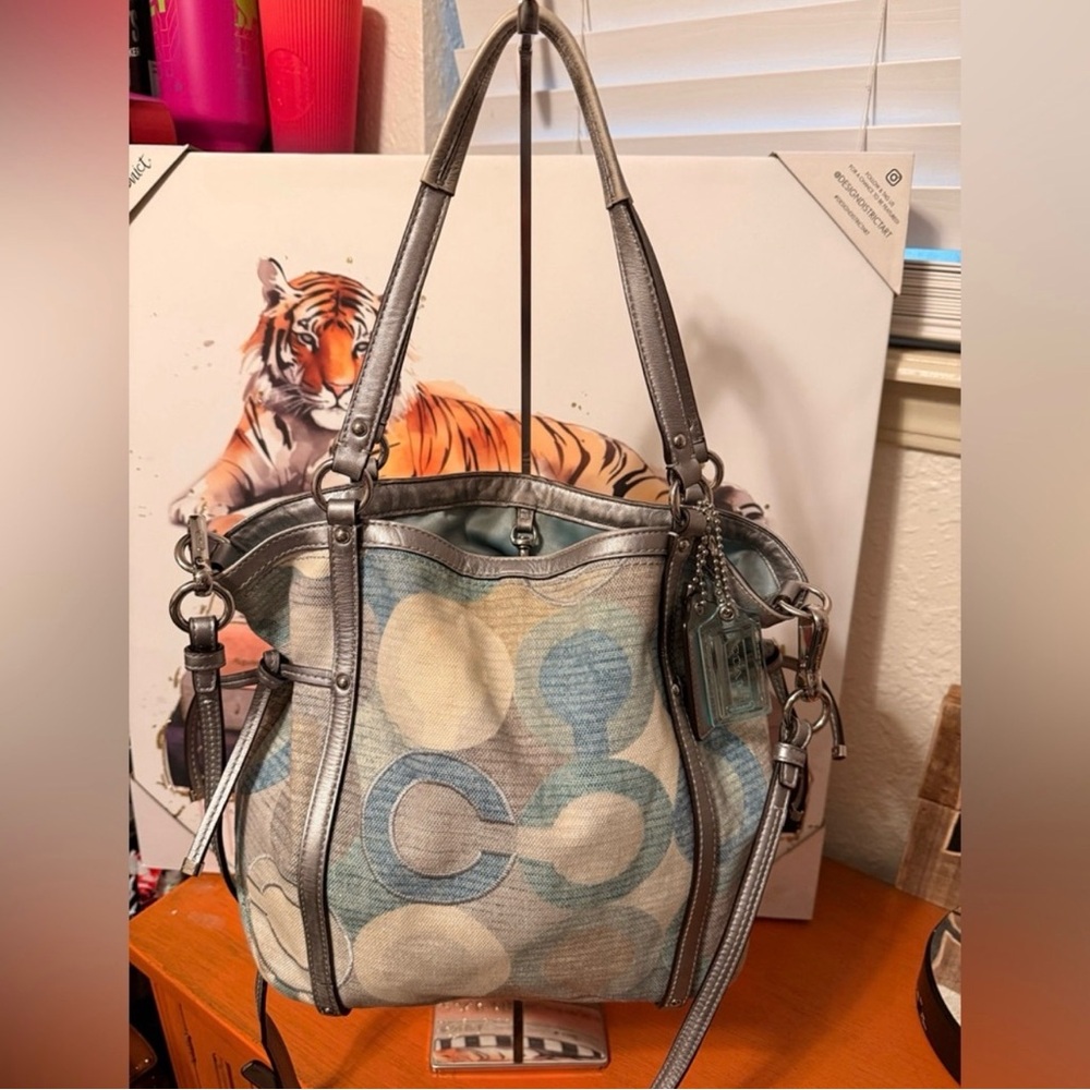 Coach Op Art Signature Circle Tote